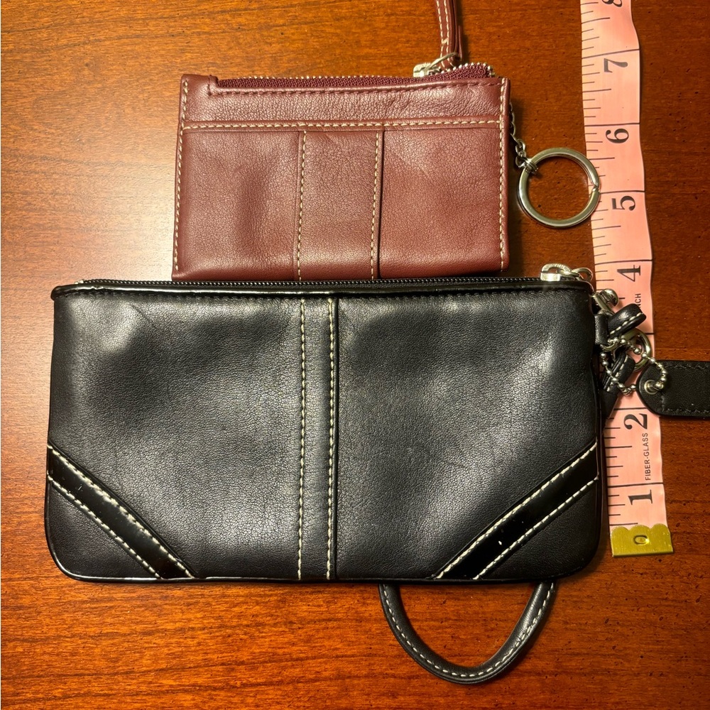 Coach small black wristlet wallet - Picture 2 of 3